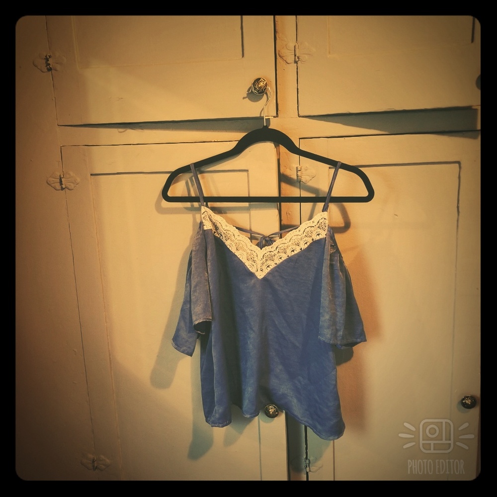 Cold shoulder top